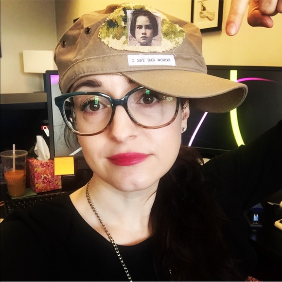 Meet your Posher, Cassie - Picture 4 of 8